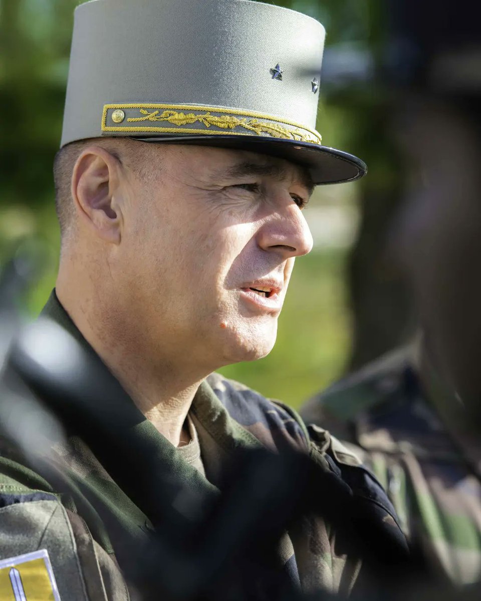 RegimentMedical's tweet image. « Visite d’autorité »

Le Régiment médical recevait le Général de Brigade Nicolas FILSER commandant le Poste de Commandement de Forces Logistique (COMPCFL) en visite d’autorité en ce début de semaine.
#Rmed
#ComLog