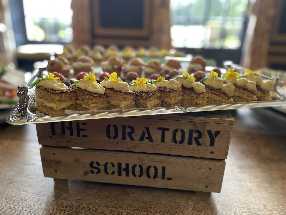 oratoryschool's tweet image. Brilliant to welcome pupils from #Langtree @Head4094 and @MEChilternEdge @AndrewH39053178 yesterday for our Rising 6th Form #AcademicChallenge! Well done everyone 👏 📚 
#Oratory6thForm #OratoryAcademic