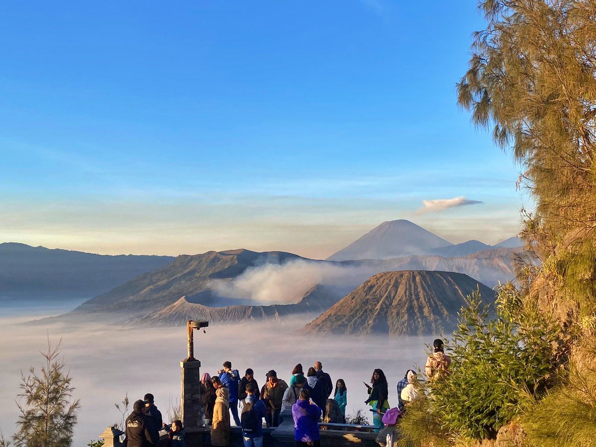 JogjaExplore's tweet image. Easy way to visit mount Bromo and Ijen blue fire from Surabaya, enjoy the best tourist spot of East Java. Admin
For more detail click jogjaexplore-tours.com/surabaya-malan…
#visitjava #bromo #ijen #bluefire #surabaya #eastjava #tourist #indonesia