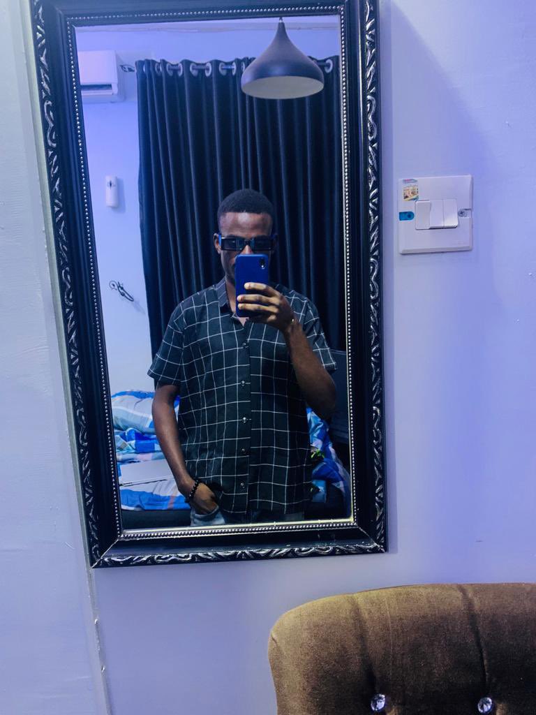 peter_inaolaji's tweet photo. #Databoy 💻 https://t.co/j9AHwwUdEn