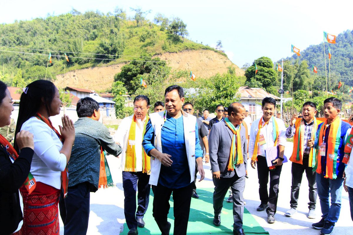 BiyuramWahgeBJP's tweet photo. 1/3

“Leadership &amp;  learning are indispensable to each other.”

I am certain that the GPC Training programme of @BJP4India has helped the first line of Governance to impart their role positively towards their people &amp; ensure that the people’s schemes of HPM @narendramodi ji &amp; https://t.co/pj05zsbJBx