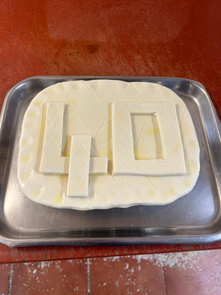 LuptonButchers's tweet photo. Special request for someone's big birthday,
Best present you could receive a Luptons steak pie

#butcher #shop #glasgow #steakpie #scottish #luptonbutchers https://t.co/cdVeZozsyZ