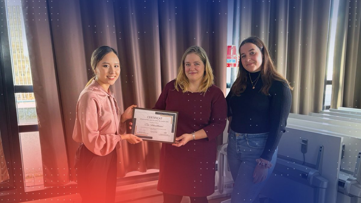 Epsilondatamktg's tweet photo. [#WorkAtEpsilon]
🎒​ Hier, nos équipes #DataScience se sont rendues à la Sorbonne pour présenter Epsilon auprès des étudiants en master TIDE, l'occasion pour Eva &amp; Malory de partager leur quotidien, leur métier nos offres de stage !
Rejoignez nous👉 https://t.co/Lf7QCNZ6XW https://t.co/3hoYPOHaKx