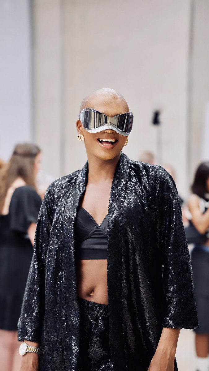 YayaRSA's tweet photo. SA Fashion Week Da 1 in Lindani Styling. Black is truly beautiful! #SAFashionWeek #SAFW #WearLocalEveryday 

📷: @jauntslo 
Suit: Lindani Styling https://t.co/IVJI7UYZSv
