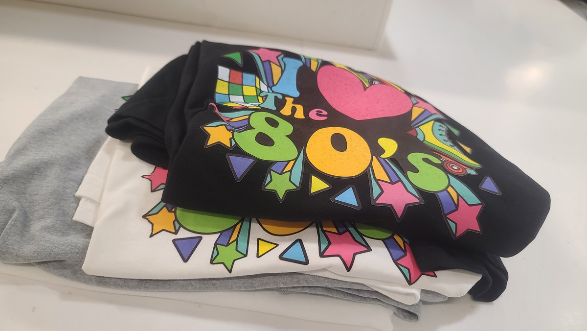 VioletSpringsHC's tweet photo. These two #BFFs are hard at work creating 80s theme shirts! 👕 #TrilogyLiving #TrilogyThemeWeeks #TrilogyBFF #DancingthroughtheDecades #TrilogyIsElectric https://t.co/Ogt79NN5Pz