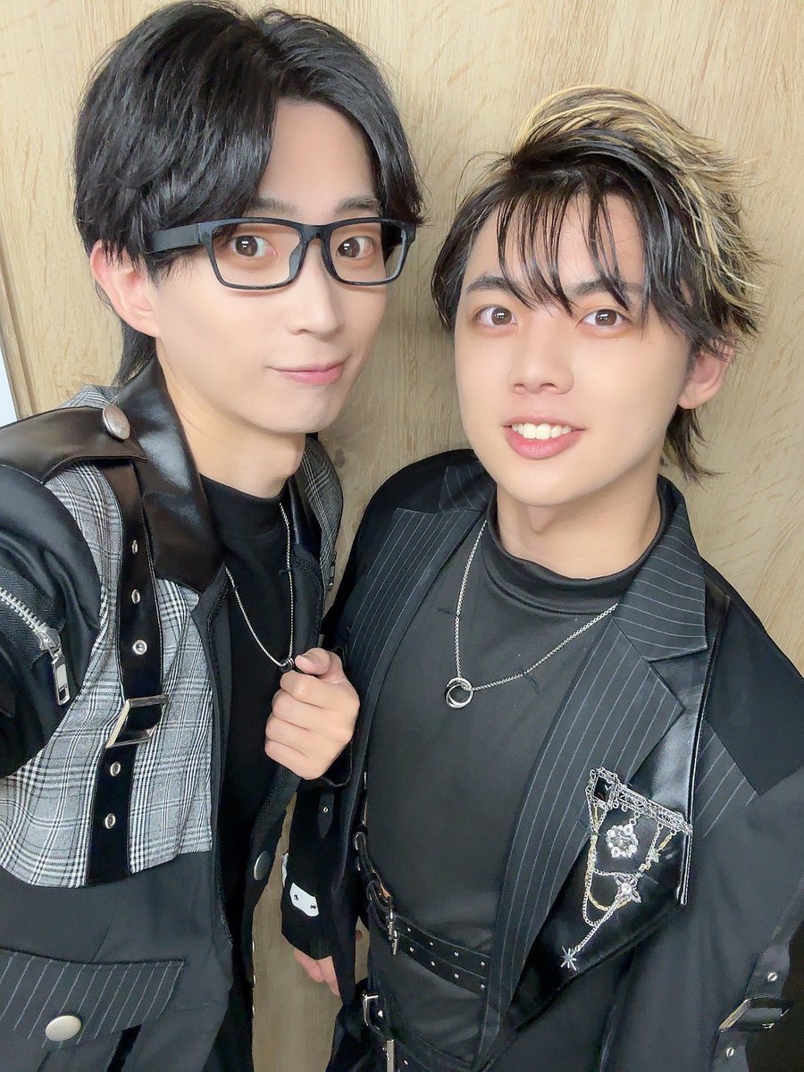 naruki_paragon's tweet photo. 9th Single『Crack』発売記念フリーライブinサンシャインシティ噴水広場🩶
遊びに来てくださった皆さん、応援してくださった皆さん、本当にありがとうございました🥰
無事今日を迎えられてとっても幸せです！幸せな時間をありがとう💭
センターのなぎと🩷よく頑張ったね〜お疲れ様☺️ https://t.co/0HEyxJKpWc