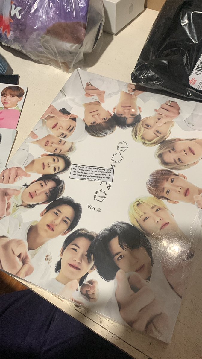 cheolrimae's tweet photo. HELLO GRABE PO ANG SAYA KO GDDKBDKAHAJAH AFTER Q MAKIPAG AGAWAN DITO SA JEONGHAN FLOWER GDKSHSJA PLS ANG POPOGI. tapos sakto na pag uwi q eto bungad huhu thanks pooo so much sa grabeng patience 🥹 @MWBillegirl #MWBproofs https://t.co/hcEBKUIGIl