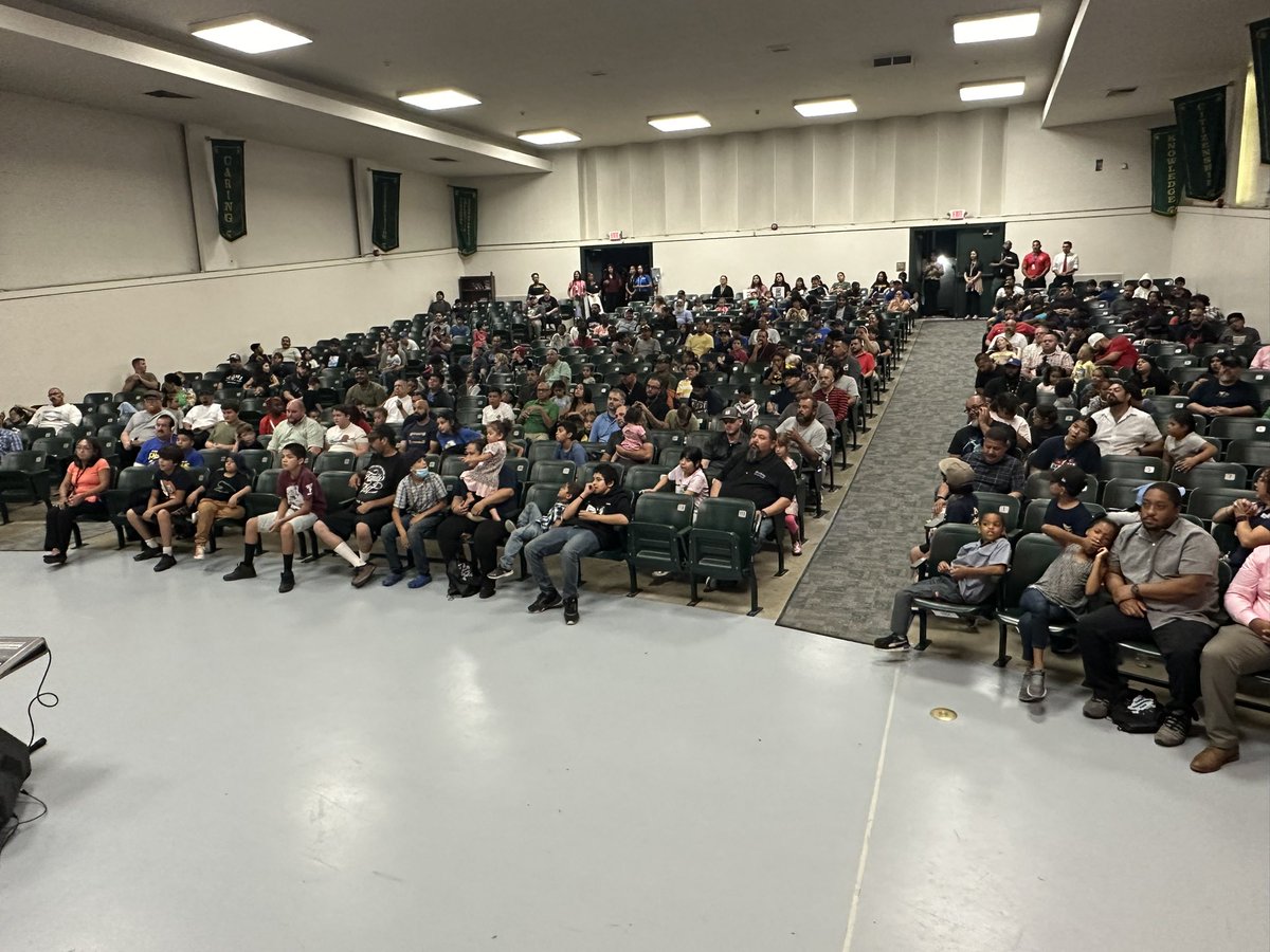 DeeDeeHarrison9's tweet image. About last night - @Team_BCSD came together to elevate our father &amp;amp; father figures along with their children and it was BEAUTIFUL. #KnowYourWhy #FatherExpo #TeamBCSD @BcsdYss