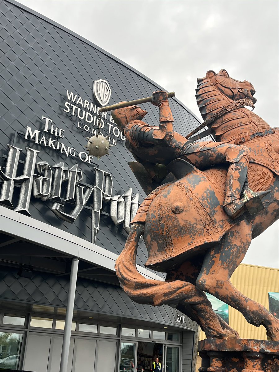 _N_URO's tweet photo. Today is going to be a very good day
✨🧡✨
#tochnogsamenmetpaps #harrypotter #studiotours #london https://t.co/h4Oto1NkIM