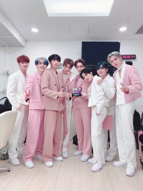 _PTG_LOVE's tweet photo. もうあれから3年たったんだねぇー😌✨✨初めてDaisyで1位を取った時の感動は今でも忘れない☺️✨❤️❤️夜遅くにタゴニ達と嬉し涙を流した記憶幸せな時間だったなぁー☺️✨❤️
これからもタゴニ達のそばで幸せ感じたい☺️✨❤️
#펜타곤 #PENTAGON
#데이지 #Daisy
#PENTAGON_Daisy
#WE_TH https://t.co/xOiL6Bj7cb