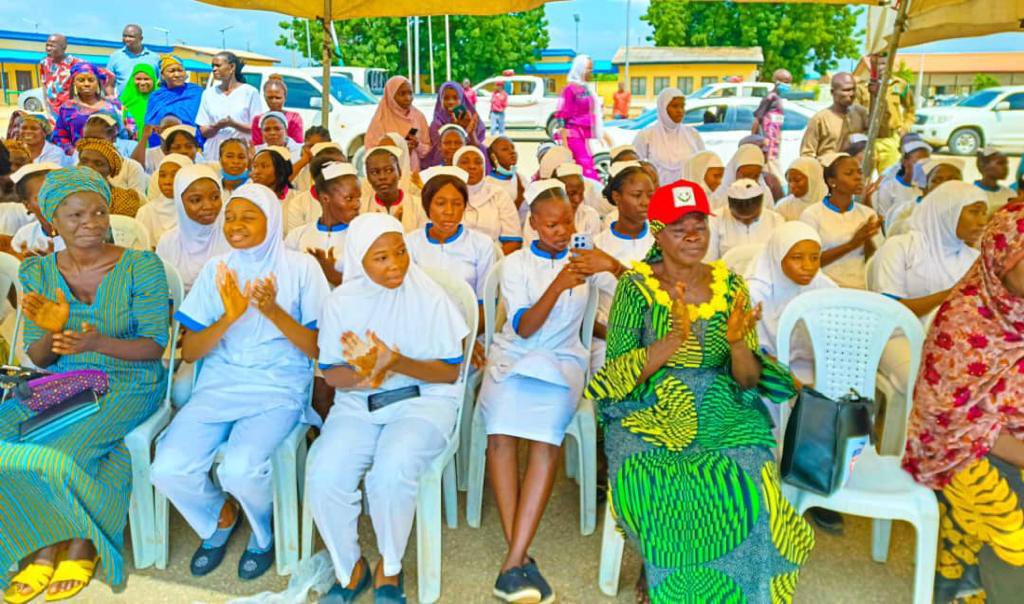 FlacNigeria's tweet photo. In honour of #BreastCancerAwarenessMonth, the First Lady of Adamawa State and Founder @fapeffoundation, Her Excellency Haj. @lamiAUF, yesterday Flagged off free breast, cervical cancer screening and diagnosis for 1000 women in Adamawa State.
1️⃣ https://t.co/kVd7Poxif7