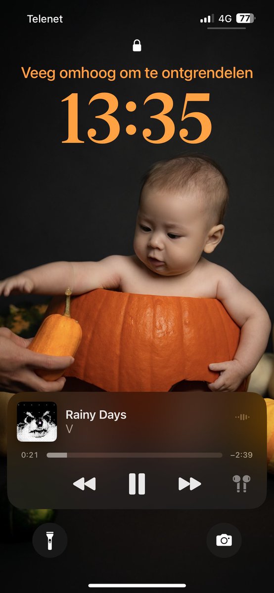 itstffnyb's tweet photo. ☔️🌧️ + 🎃🧡 https://t.co/etISFV3zKb
