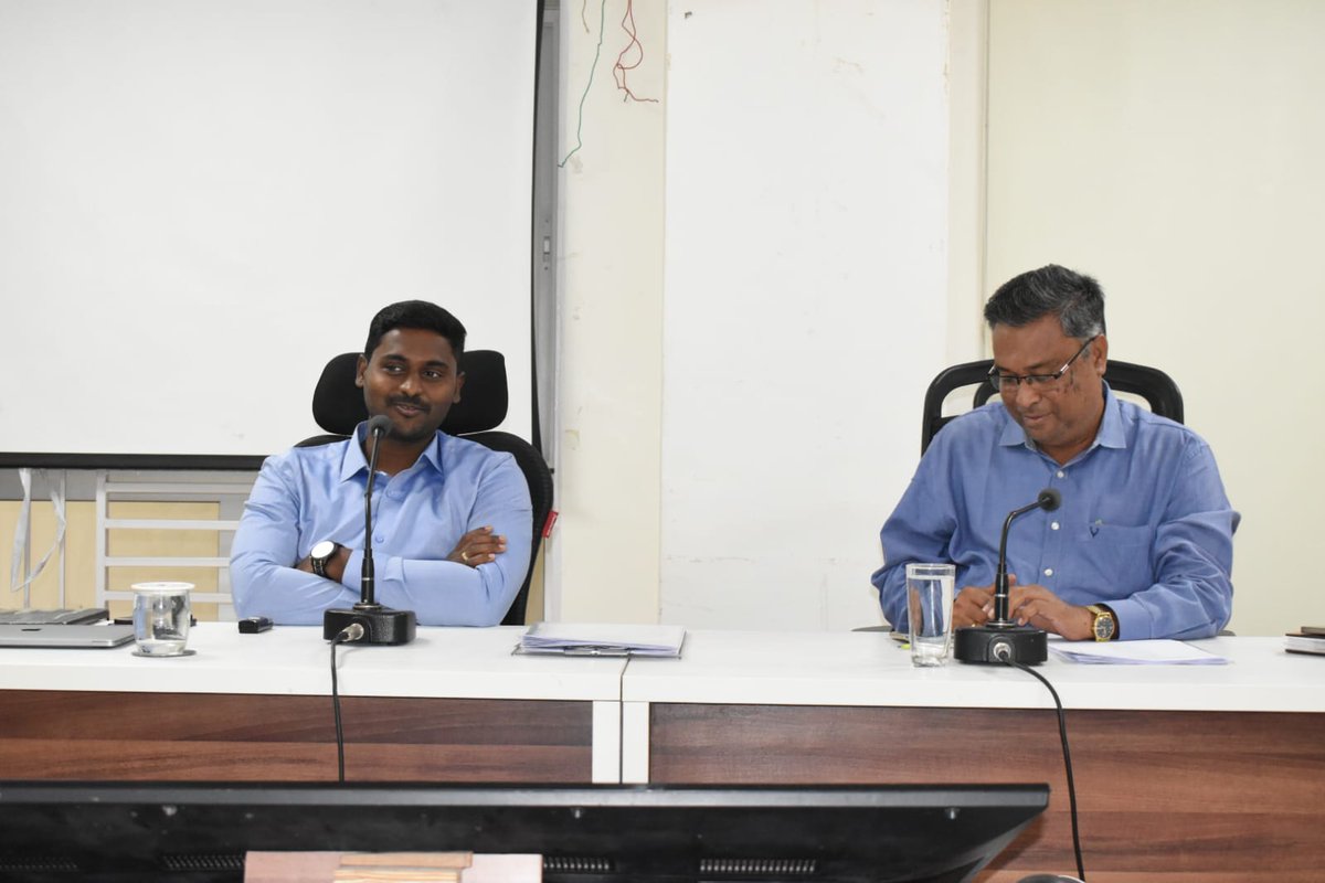 RMCoffice's tweet photo. RMC Commissioner has conducted a Engineering Review Meeting on on-going developmental works in Rajamahendravaram with all the Engineers. Instructed all engineers to complete the work within the deadlines.
#meeting #ongoingworks #deadline #projectdiscussion #rmc https://t.co/DwiG5DGZuw