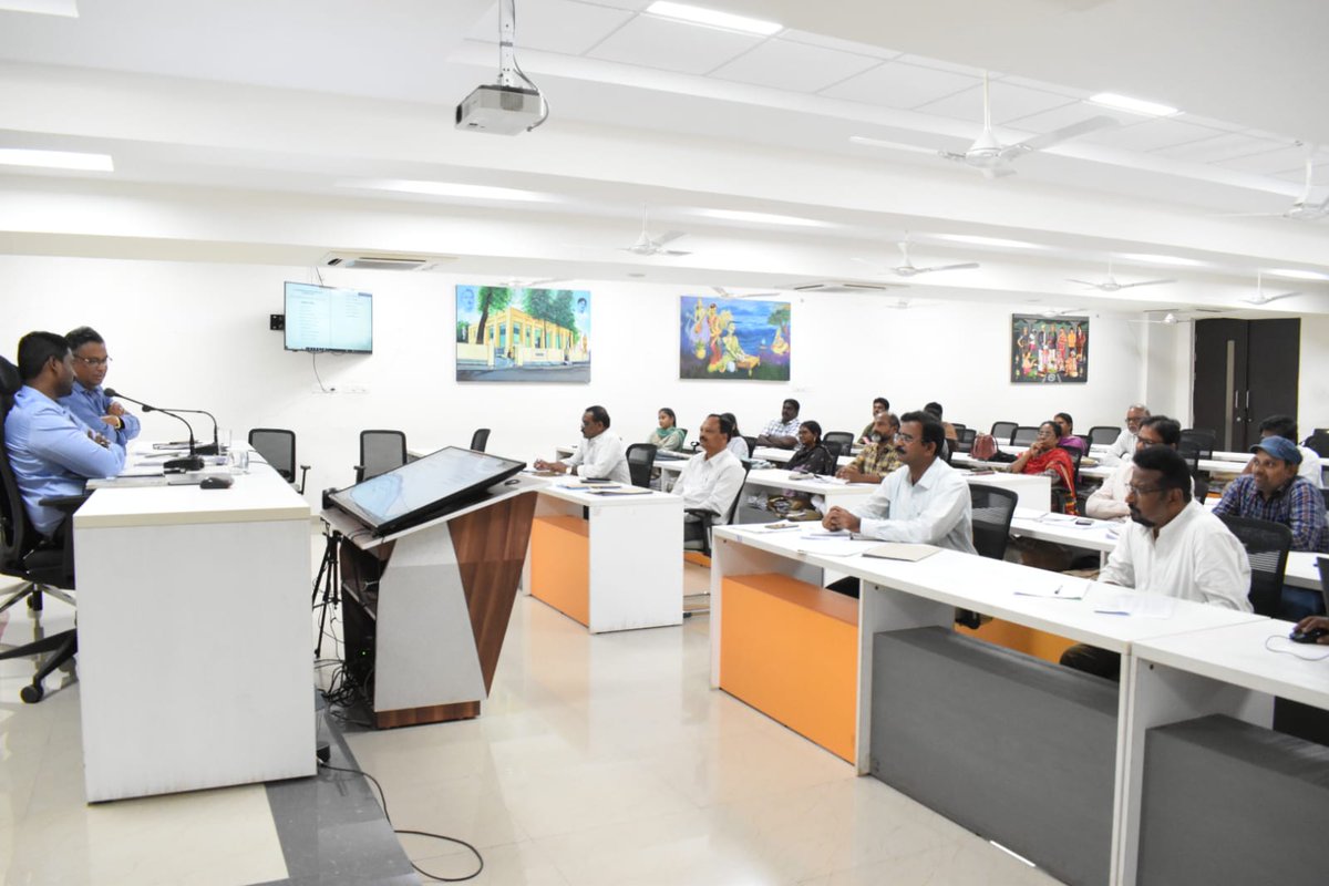 RMCoffice's tweet photo. RMC Commissioner has conducted a Engineering Review Meeting on on-going developmental works in Rajamahendravaram with all the Engineers. Instructed all engineers to complete the work within the deadlines.
#meeting #ongoingworks #deadline #projectdiscussion #rmc https://t.co/DwiG5DGZuw