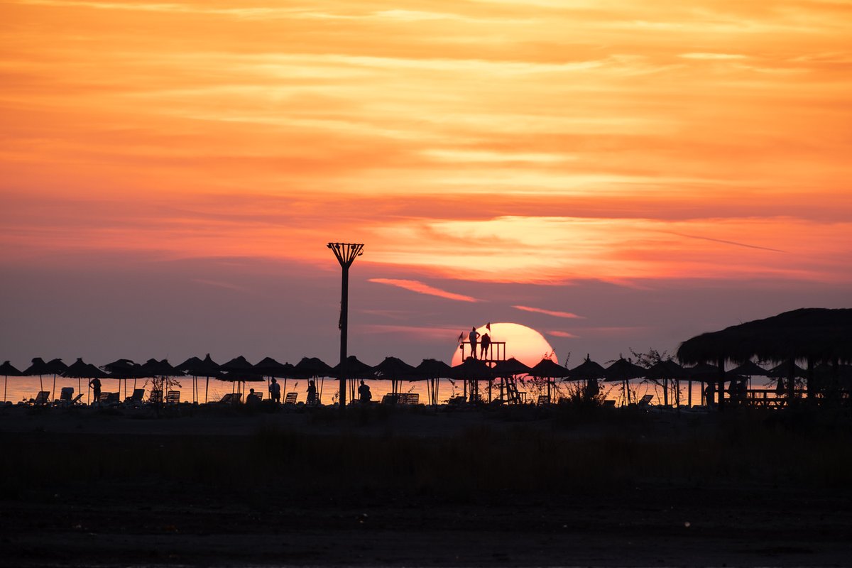 In contrast to today's grey rain, I'm mostly thinking back to the glorious time I spent at Karavasta lagoon in #Albania.
Read about it and see more pics here:
dianajarvis.co.uk/photo-stories#…