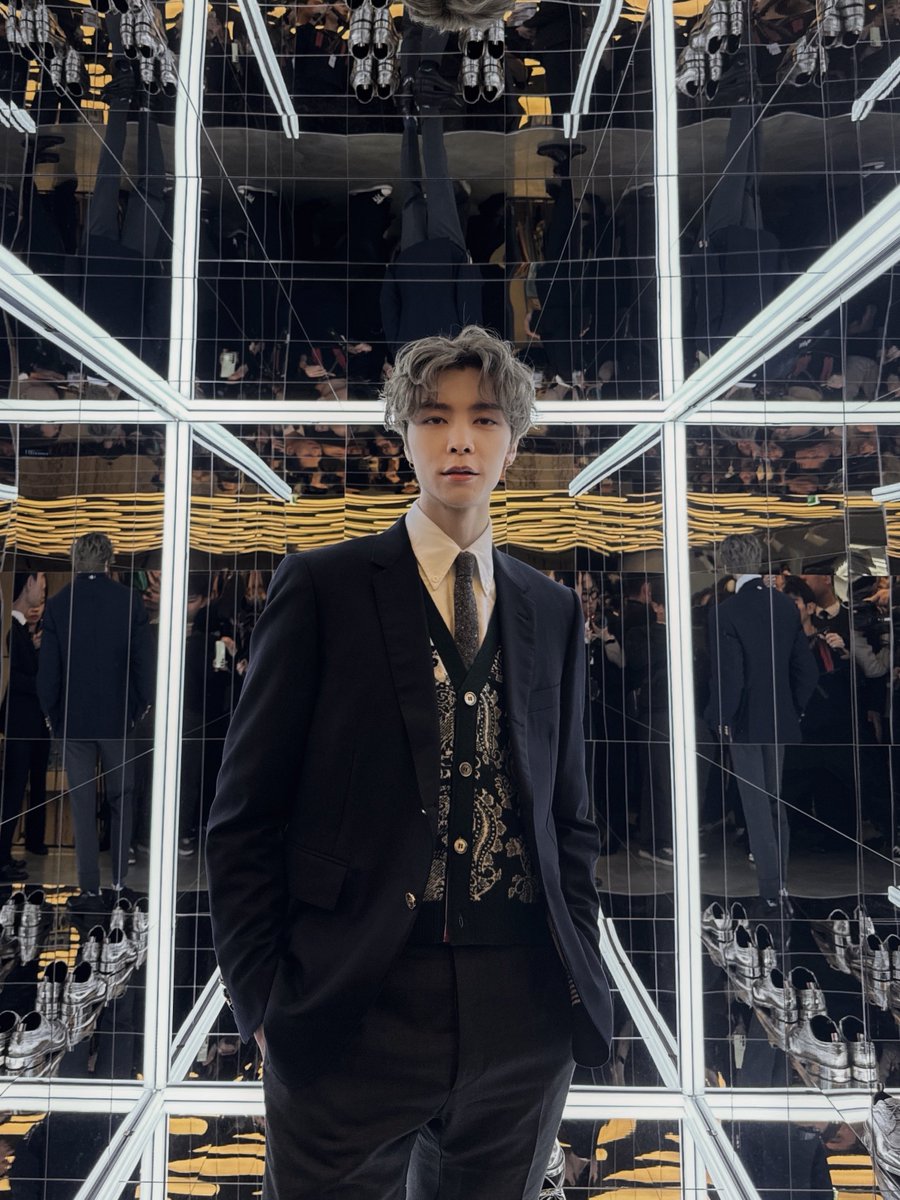 NCTsmtown's tweet photo. #JOHNNY

#NCT #NCT127 #THOMBROWNE
#JOHNNYxTHOMBROWNE #THOMBROWNExJOHNNY
#THOMBROWNExJOHNNYSUH
#THOMBROWNE20 @ThomBrowne https://t.co/gWTnOANkk4