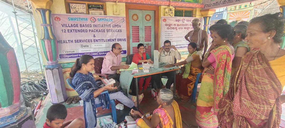 Saiofficially's tweet photo. Health Entitlement drive at Balrampur.Senitizing people upon 12 EPS &amp; awarness among community people about the Institutional delivery at our PHC BARANGA.
#NCD screening 
#Nidan test
#distrubution of free medicines
#Swasthya Samapark  
#integrated program Baranga &amp; Gudipadar. https://t.co/Dp4kEf091n