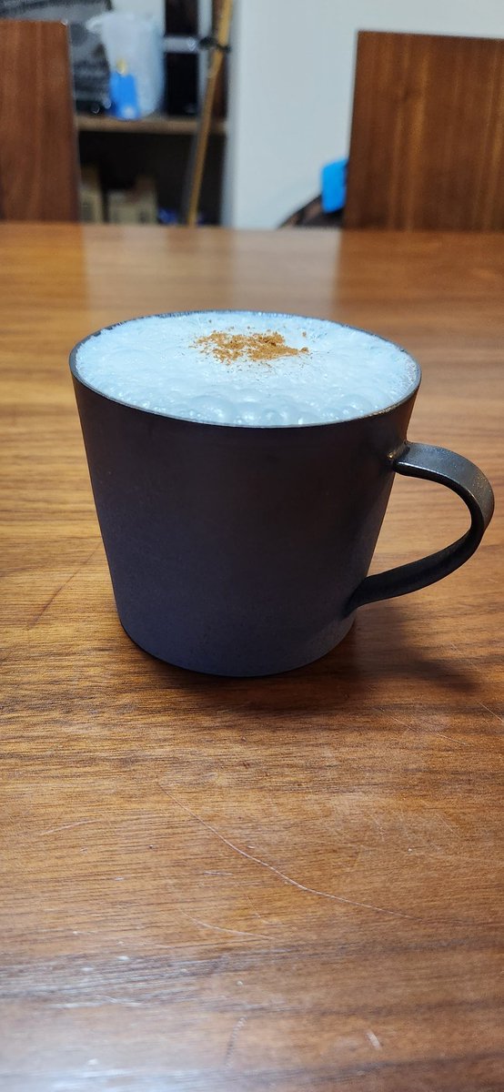 RatTrap_JP's tweet photo. 泡がボソボソしてしまったカフェオレ☕
やっぱ乳脂肪分多い牛乳じゃないと上手くいかない😭

味は変わらないんですがね..... https://t.co/kaGpsZRyLx