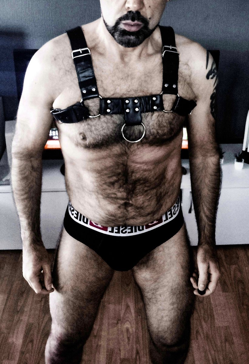 BottomforTop5's tweet photo. Ready! 💦💦💦 https://t.co/vDooXj7o74