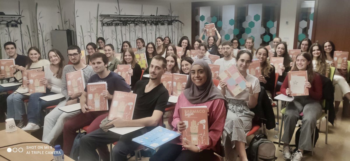 #farmaFIR: 📚 ¡ Terminadas las clases de Farma en Barcelona con el gran Javier Gorriz!📚 

Sigamos trabajando juntos para alcanzar nuestras meta #FIR🚀🚀

GRACIAS por vuestra dedicación, esfuerzo y compromiso. 💚 💙

#VaASerQueFIR

 #farmaFIR #FIR #farmacia #examenFIR
