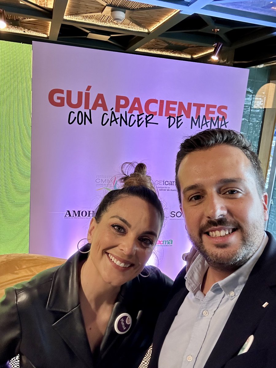 Qué bonita es la gente comprometida. Gracias <a href="/MonicaCarrillo/">Mónica Carrillo</a> por asistir a la presentación de esta "Guía para pacientes con cáncer de mama" realizada por pacientes y profesionales sanitarios. 

Ah, os podéis descargar la guía aquí: nivencedorasnivencidas.es