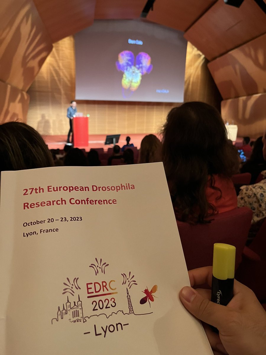 The #EDRC2023 has started!
Great to have such great meeting just 20 minutes away from home 🏠 #Lyon

Tomorrow, come to my poster number 192 at the population genetics &amp; evolution section!