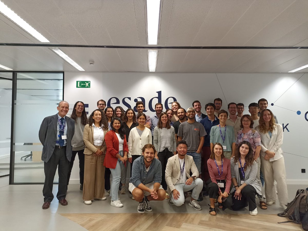 _BIST's tweet image. The 2023 edition of the BIST @Esade From Science to Business #FS2B course arrives to its end today with project&apos;s pitch presentations. 

The work of the project teams during the 2 weeks have been truly remarkable. Congratulations to all! The winning team in the 📸🎉