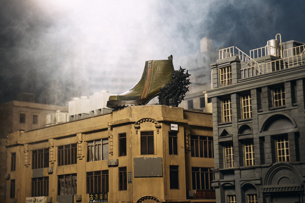 MatsuiRyosuke's tweet photo. ha | za | ma 特別コラボ新作

『ゴジラ-1.0』@godzilla231103 

超絶望的希望のヒールブーツ

art direction @qta3 
photo @Yokoyama_Masato 
item art direction @yuki_fujimoto10 

#ゴジラマイナスワン    
#GodzillaMinusOne https://t.co/RSIjjtrxc6