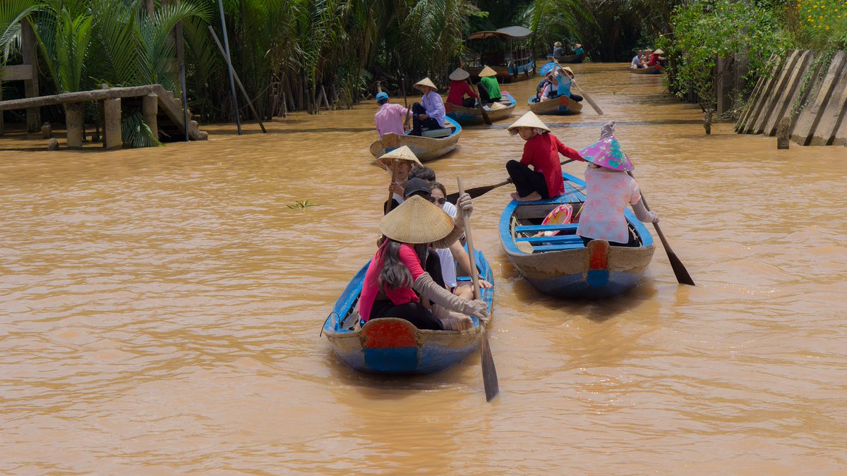 SITATours's tweet photo. Uncover the hidden charms of the Mekong Delta with SITA World Tours! Immerse yourself in a world of floating markets, scenic waterways, and the warm embrace of Vietnamese hospitality. Join us for a captivating journey through the heart of this magical region. https://t.co/ARDNoNrUAV