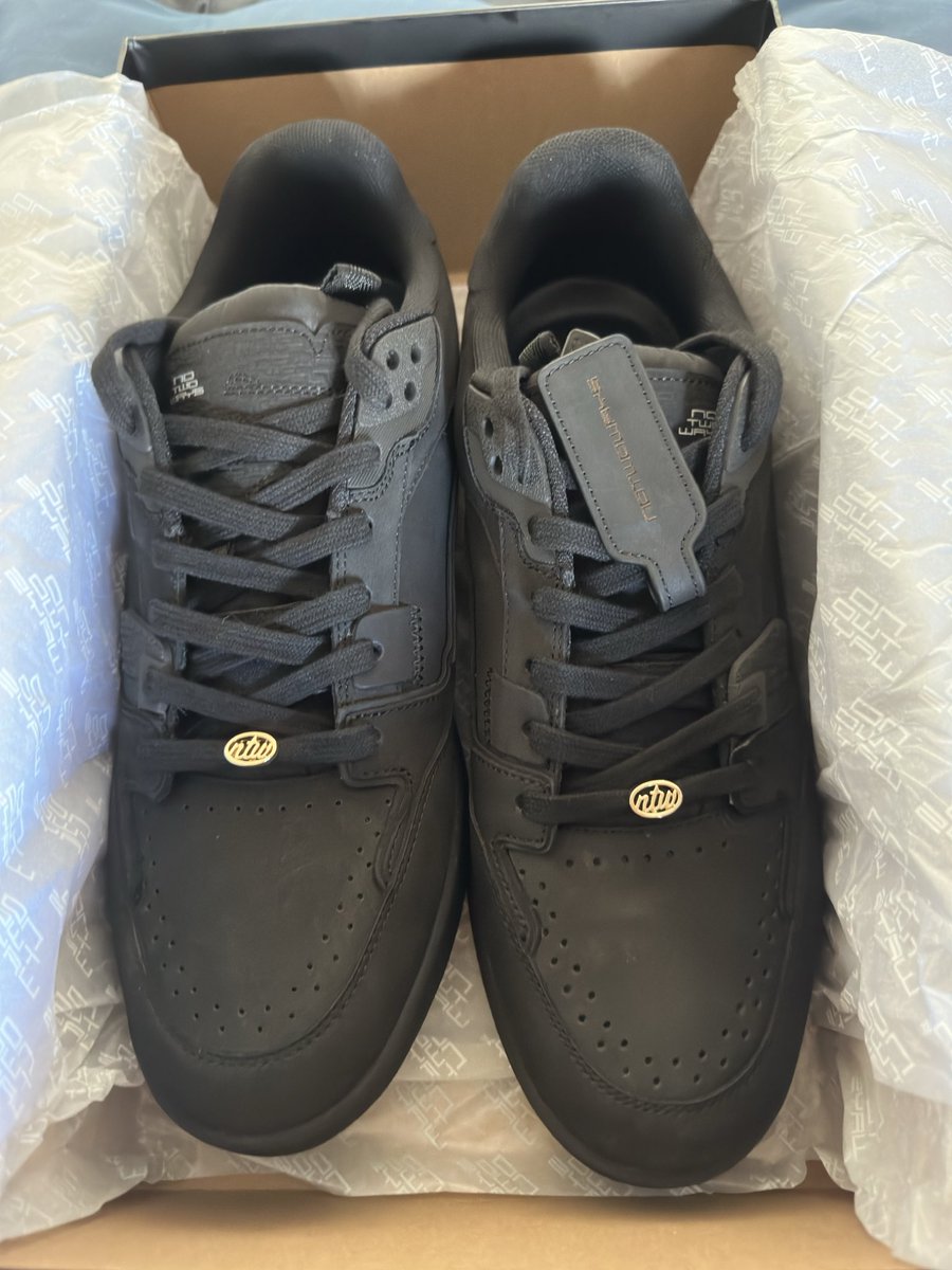 MegahUltra's tweet photo. @notwoways @Callux Finally got my Formula Matter (Black) NoTwoWays 🥳 and if your wondering why they look giant, it’s because they’re size 14 😂 https://t.co/GlWpRTFFFS