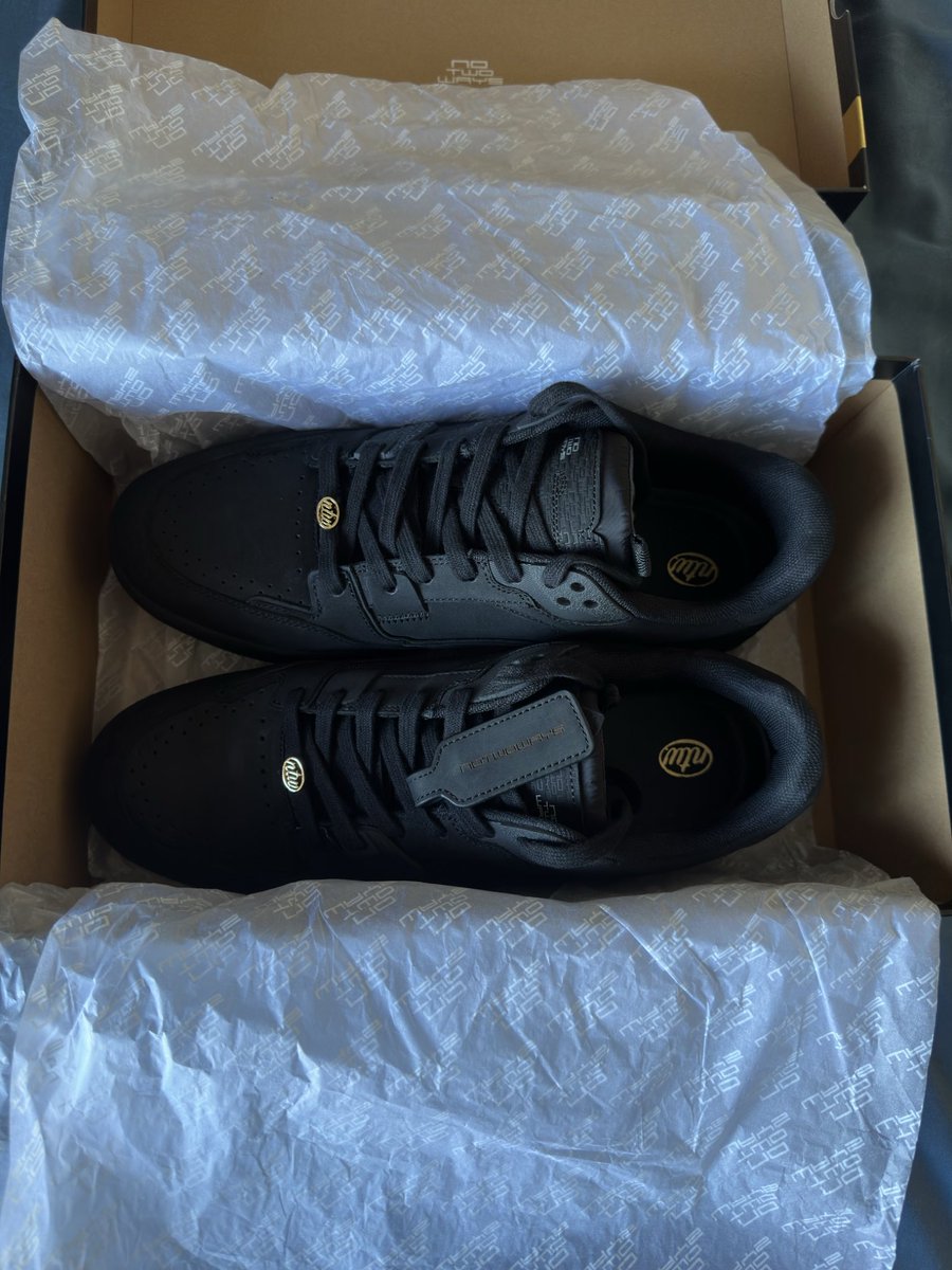 MegahUltra's tweet photo. @notwoways @Callux Finally got my Formula Matter (Black) NoTwoWays 🥳 and if your wondering why they look giant, it’s because they’re size 14 😂 https://t.co/GlWpRTFFFS