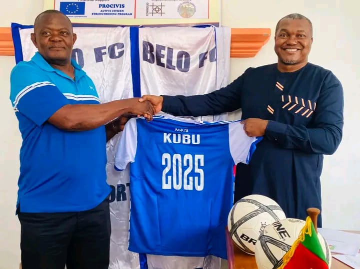 KUBU to Rockland FC Belo

Coach  Kubu George Njoya joins Rockland FC of Belo as new head coach for the 2023/2024 football season until 2025

#BeloFC #NWRFL #cameroon #fecafoot #boyo #coach #kom #kosi_foottalk #football #kubu #sportkick