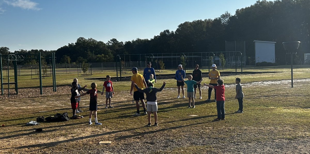 ASUGoldenRamsBS's tweet photo. The Golden Rams Baseball team spending time out at Twin Oaks Elementary teaching kids during their excursion day 👏🏻

#RAMSUP🔵🟡 https://t.co/7QqrsN8yXY