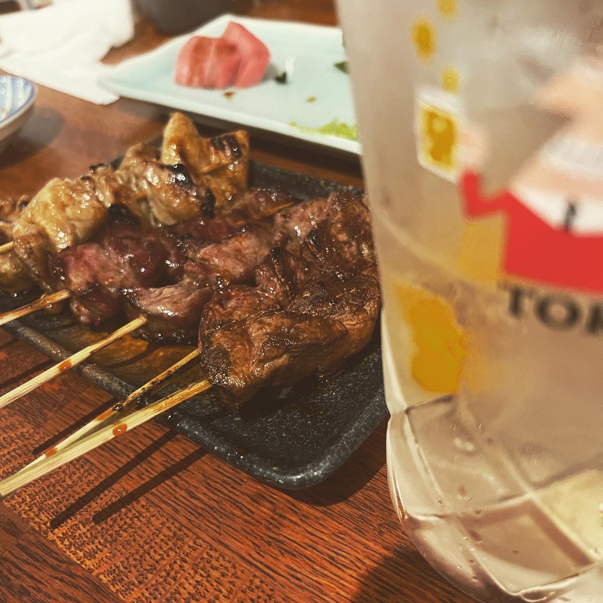 makotoueda's tweet photo. 今日は逆井オサム氏命日だったので、
戎で献杯。
「植ちゃんみたいなタイプのギターヴォーカルはあんまりいないから頑張んなよ」なんて言われたもんですからまだ音楽やってます🎶
#逆井オサム #uedand https://t.co/uOhquNuaCv