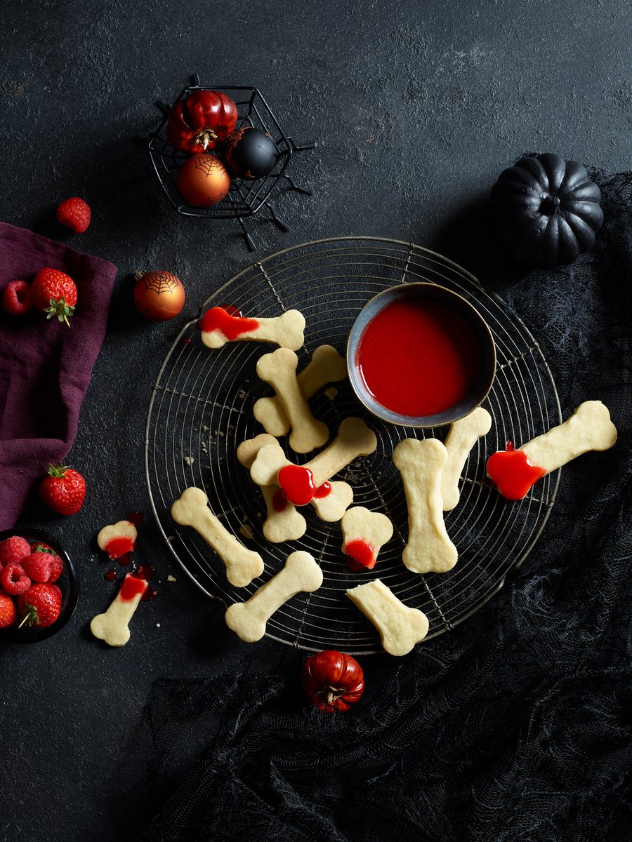 This blood and bones recipe will be a great addition to any Halloween party and fun to make with the kids! 💀

🔗 in bio for the recipe

#AVABerries #TasteTheBerryBest #Halloween #Recipes #HalloweenRecipes #Spooky