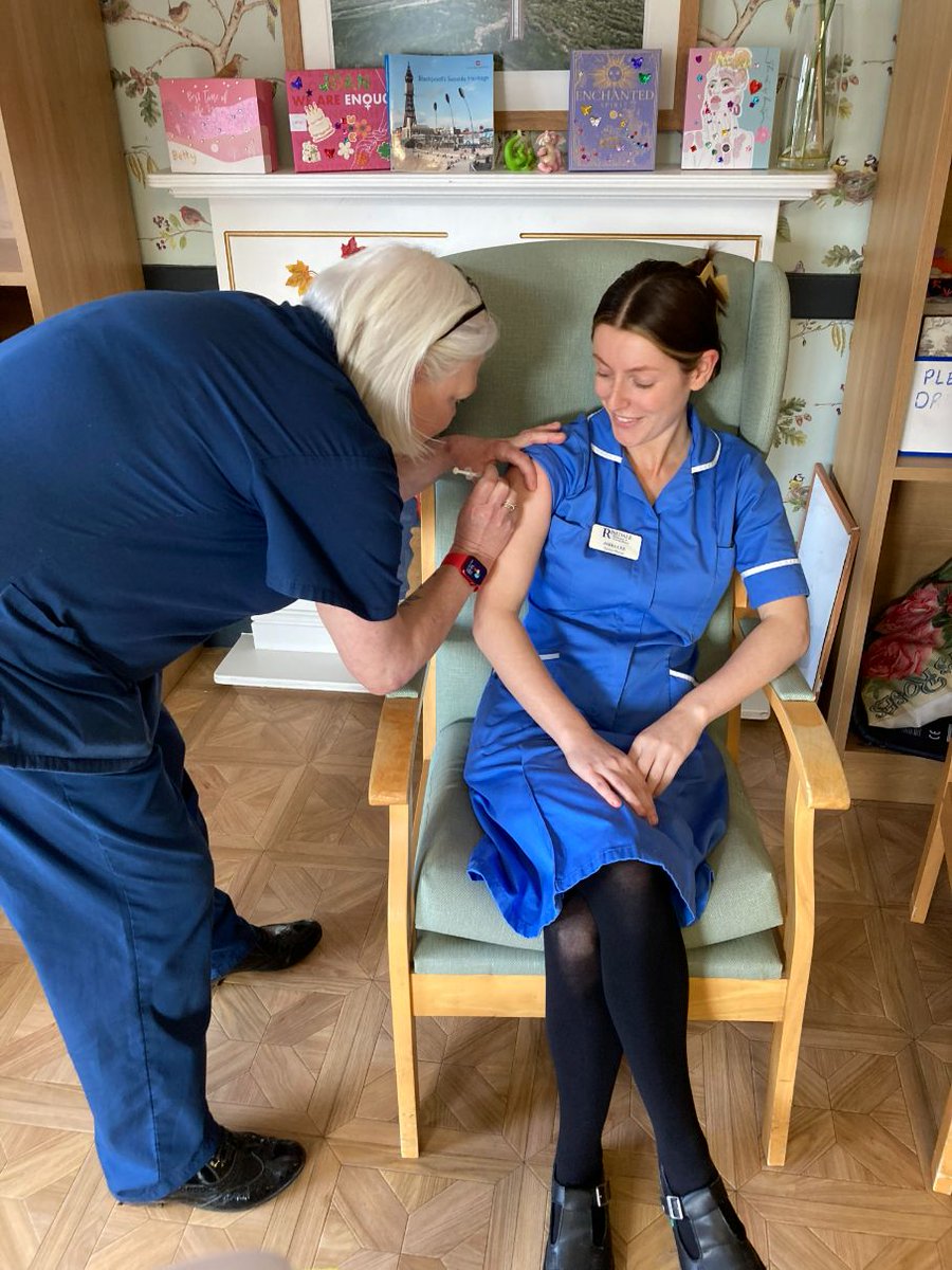 LSCICB's tweet photo. 📣 ICB first in UK to enable nursing homes staff to deliver COVID-19 vaccines to their own residents. 💉 

READ MORE 👇 

https://t.co/TeVlK4UElr https://t.co/nI1vqnanHO