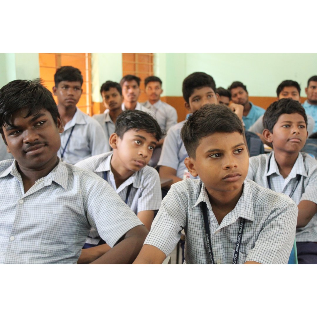 ProSportDev's tweet image. #FromBBSR - On 10th October, our team in Bhubaneswar conducted a session on &apos;Embracing body diversity&apos; with participants of 9th Class, St Josephs High School, Bhubaneswar.

#sportfordevelopment #s4d #sportforall #sportforgood #bodypositivity #loveandacceptance #sportforgood