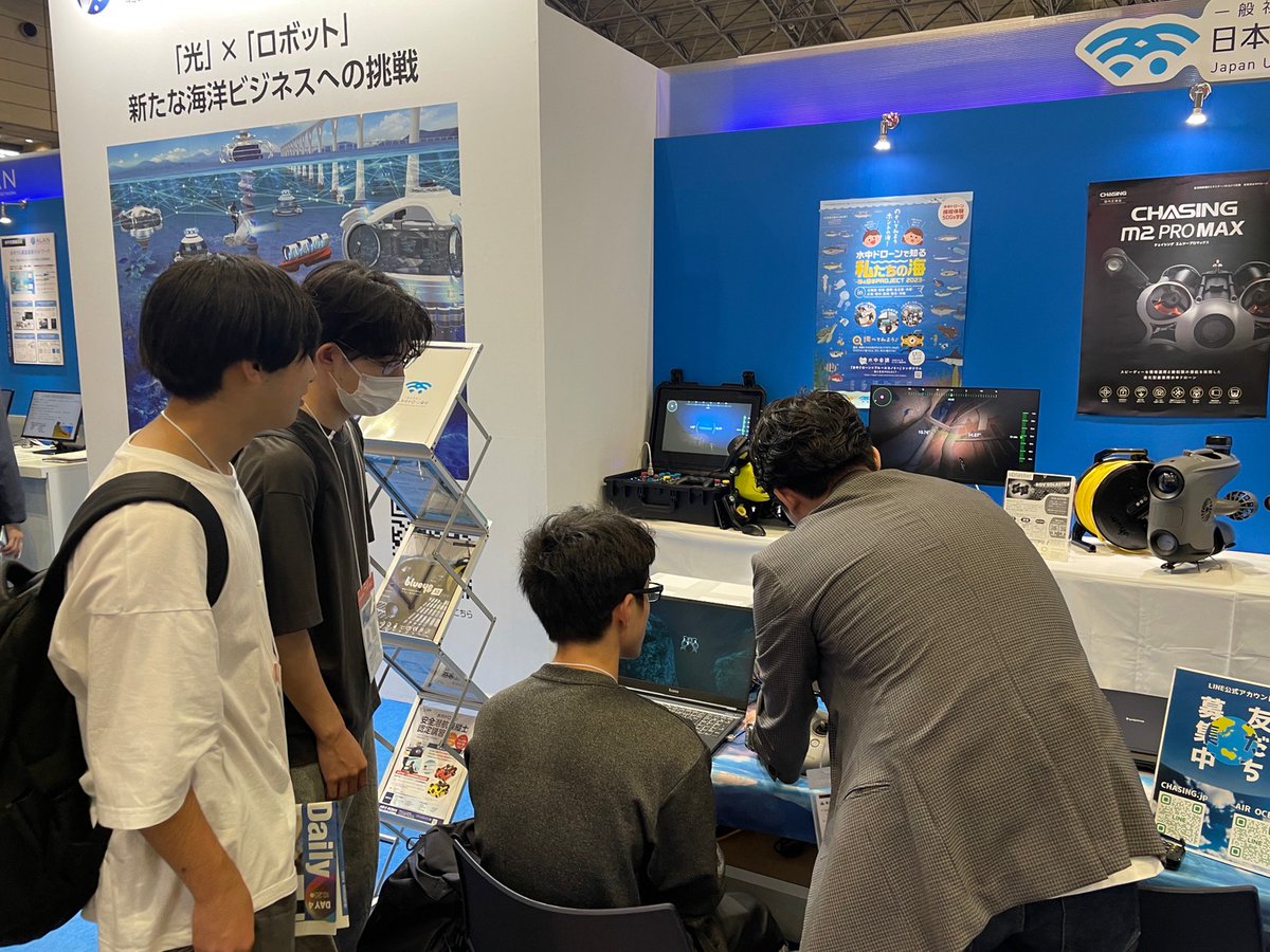 juda_2019's tweet photo. CEATECも盛況のうちに閉幕いたしました。
当ブースはSOLASTER ROVの展示、水中ドローンシミュレータを登場させ多くの方に体験頂く事ができました。今後機能向上できるよう協議してまいります
#水中ドローン #CEATEC #日本水中ドローン協会 #JEITA #ALANコンソーシアム #水中LiDAR #CHASING #SOLASTER https://t.co/5kTFmtkINP
