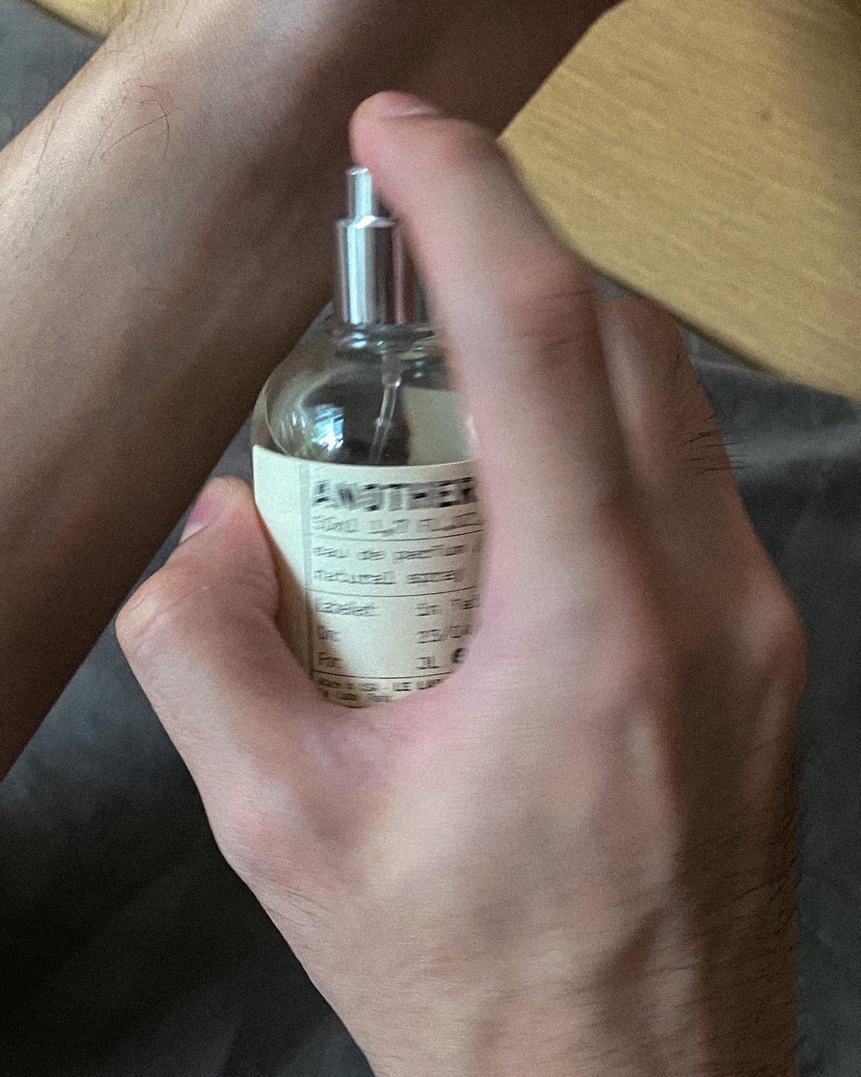 jl_____c's tweet photo. The skin-like scent of my dreams #lelabofragrances #another13 https://t.co/dMTB5Rt1bW