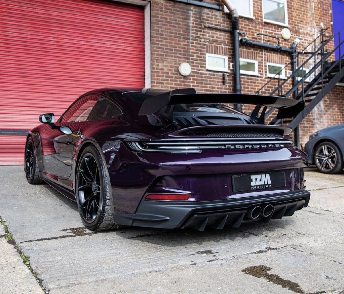 PorscheCIub's tweet photo. Paint-to-Sample Viola Metallic 992 GT3 https://t.co/aP7cGMAR9i