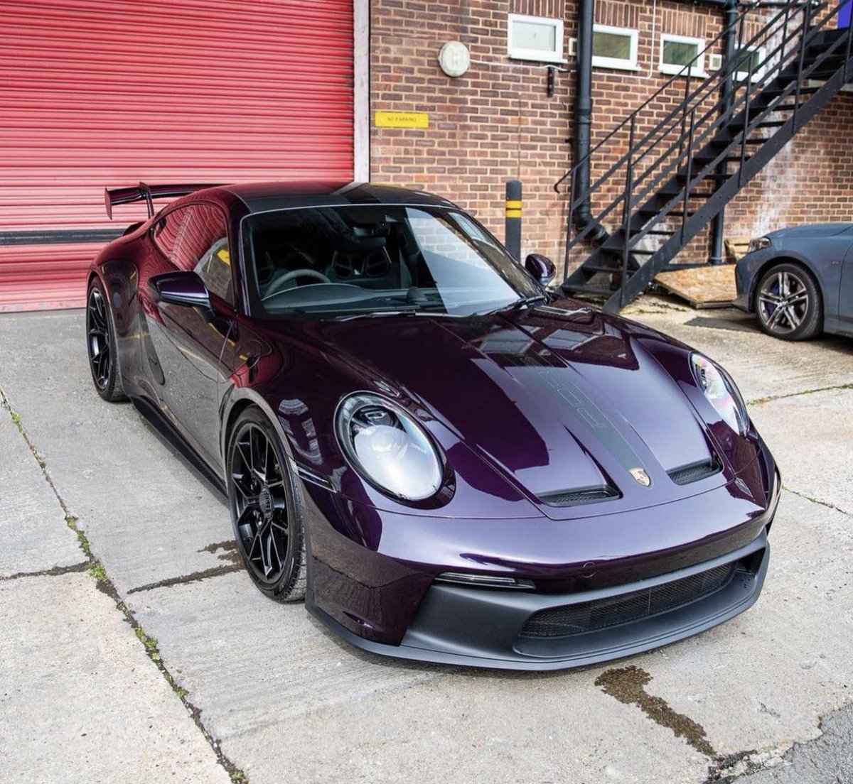 PorscheCIub's tweet photo. Paint-to-Sample Viola Metallic 992 GT3 https://t.co/aP7cGMAR9i