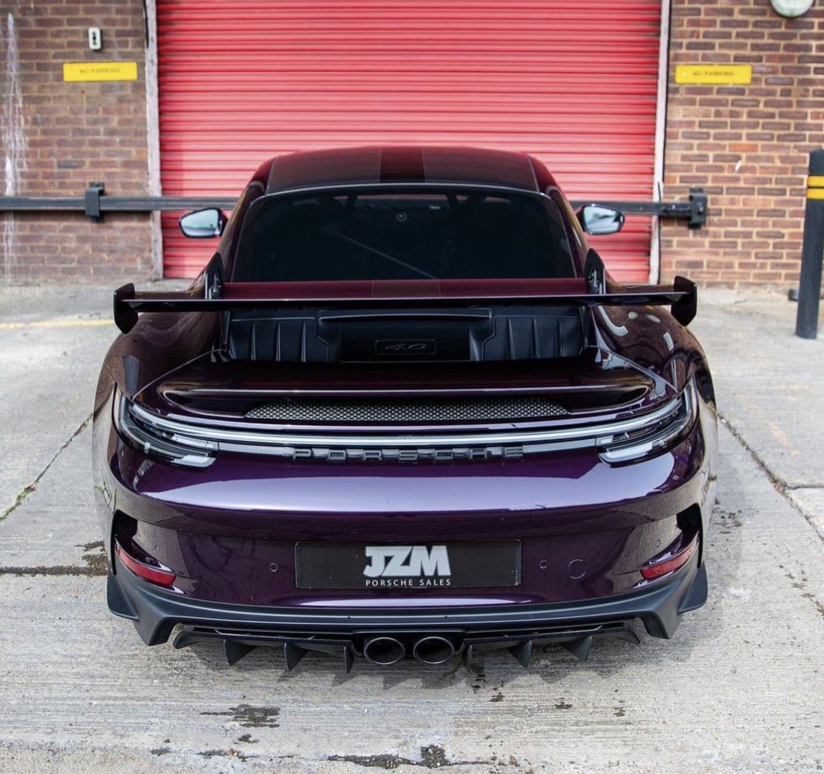 PorscheCIub's tweet photo. Paint-to-Sample Viola Metallic 992 GT3 https://t.co/aP7cGMAR9i