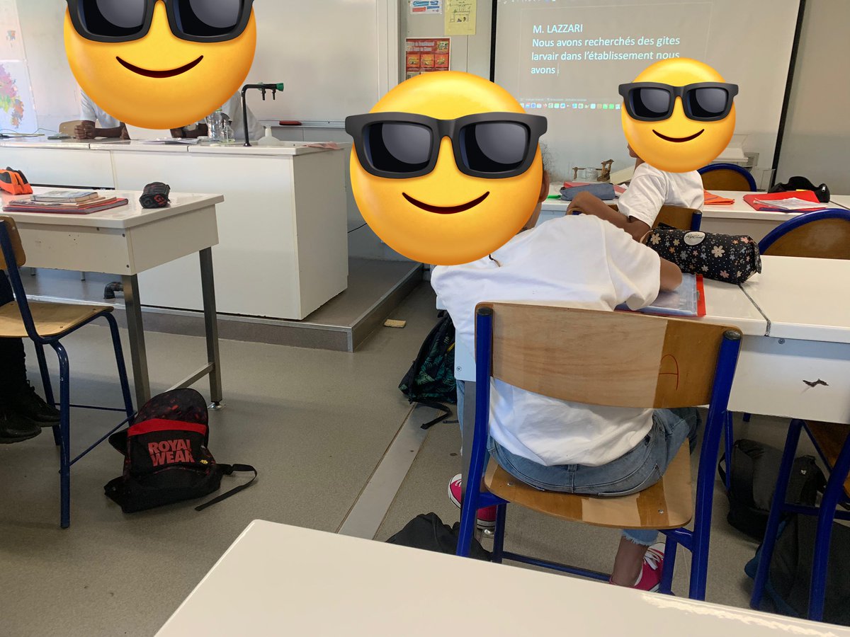 ZLudovic's tweet photo. Recherche de potentiels gîtes larvaires et rédaction du rapport de visite avec les élèves de 6ème du @CollegePelage de l’@acmartinique à l’occasion de la Semaine de sensibilisation à la lutte contre la Dengue! @SAcmartinique #ecriturecollaborative https://t.co/Ok83cmA3dX