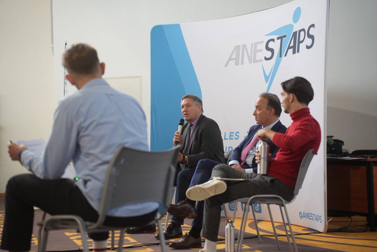 <a href="/Thomas_ANESTAPS/">Thomas Vermorel</a> <a href="/FranceUniv/">France Universités</a> <a href="/FFSportU/">FFSU</a> <a href="/Sports_gouv/">Ministère des Sports 🇫🇷</a> <a href="/sup_recherche/">Ministère Enseignement supérieur/Recherche/Espace</a> <a href="/universitereims/">Université de Reims Champagne-Ardenne</a> <a href="/Onaps_officiel/">Onaps</a> <a href="/VilledeReims/">Ville de Reims</a> <a href="/UFR_STAPS_Reims/">UFR STAPS Reims</a> <a href="/StapsAres/">ARES : Association Rémoise des Étudiants en STAPS</a> @Tim_ANESTAPS <a href="/C3dStaps/">C3D STAPS</a> [ #SportUniv🤾]

<a href="/edouardleroy/">Edouard Leroy</a>, suit avec le rapport de l'#IGESR, et rappelle le rôle des STAPS :

“Si on veut que tout le monde fasse du sport, il faut trouver de nouvelles modalités de faire du sport, et les étudiants en #STAPS en collaboration avec l’État ont un rôle à jouer".