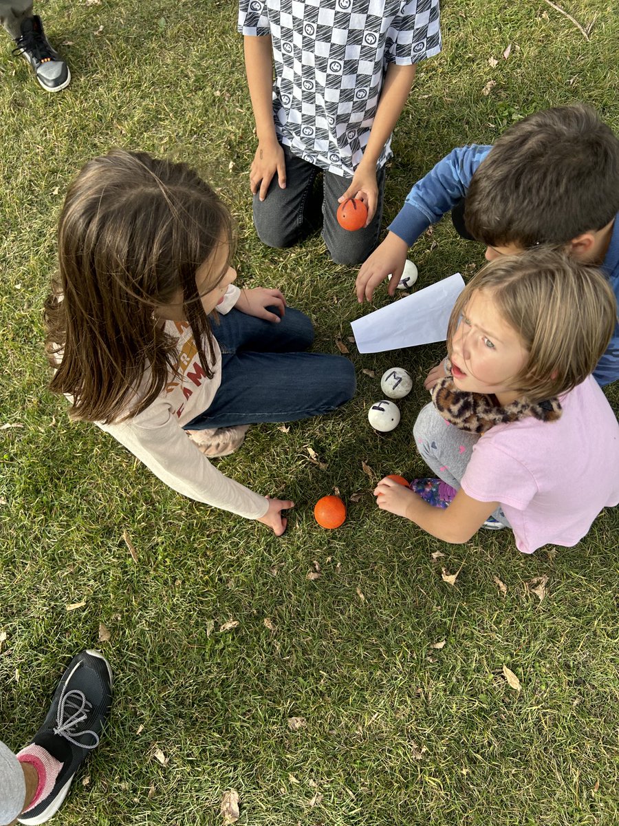 bothwellhsd's tweet photo. #fallfunday - great weather and stations to enjoy with our friends. Pumpkin relay and a scavenger hunt! https://t.co/fkjq0aTJV1