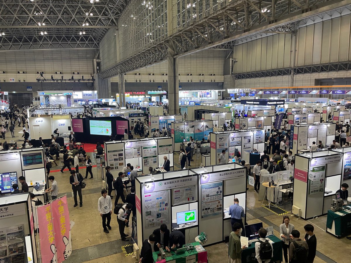 juda_2019's tweet photo. CEATECも盛況のうちに閉幕いたしました。
当ブースはSOLASTER ROVの展示、水中ドローンシミュレータを登場させ多くの方に体験頂く事ができました。今後機能向上できるよう協議してまいります
#水中ドローン #CEATEC #日本水中ドローン協会 #JEITA #ALANコンソーシアム #水中LiDAR #CHASING #SOLASTER https://t.co/5kTFmtkINP