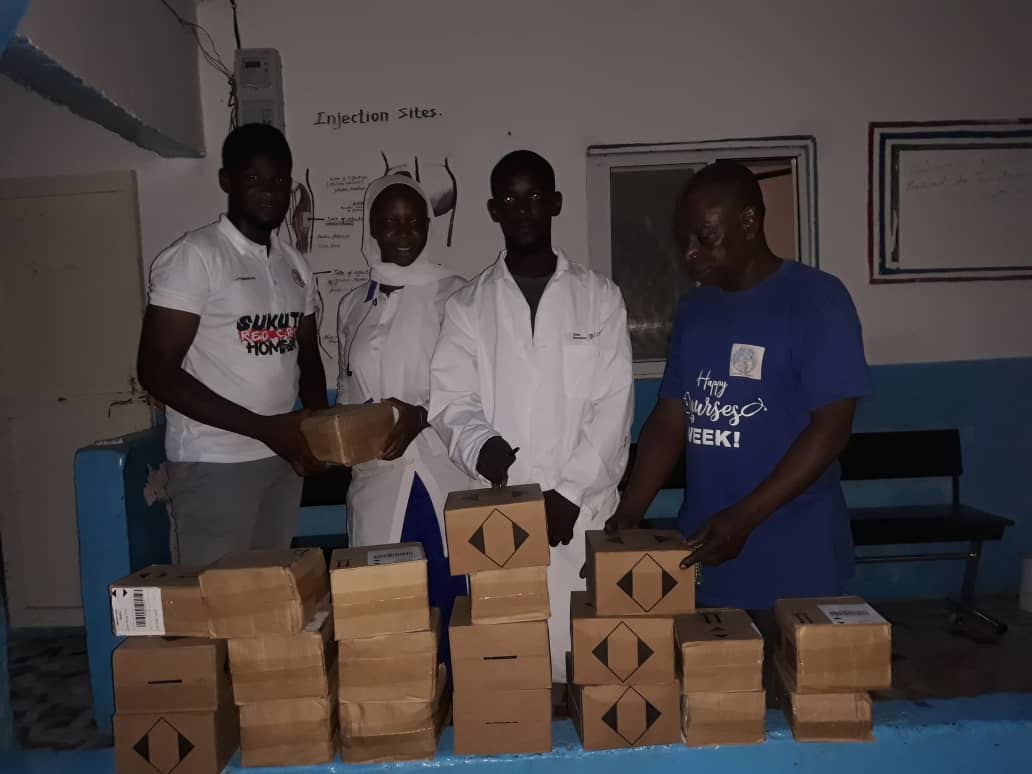 SukutaRCHL's tweet photo. With the aid of a philanthropist @TeresaG_9 Sukuta Red Cross Home Link made a generous donation of hand sanitizers which was distributed to Batokunku  Health Centre &amp; Tujereng Health Centre on the 18th of October 2023. 
 #thebiglink https://t.co/N9OCVBbgRI
