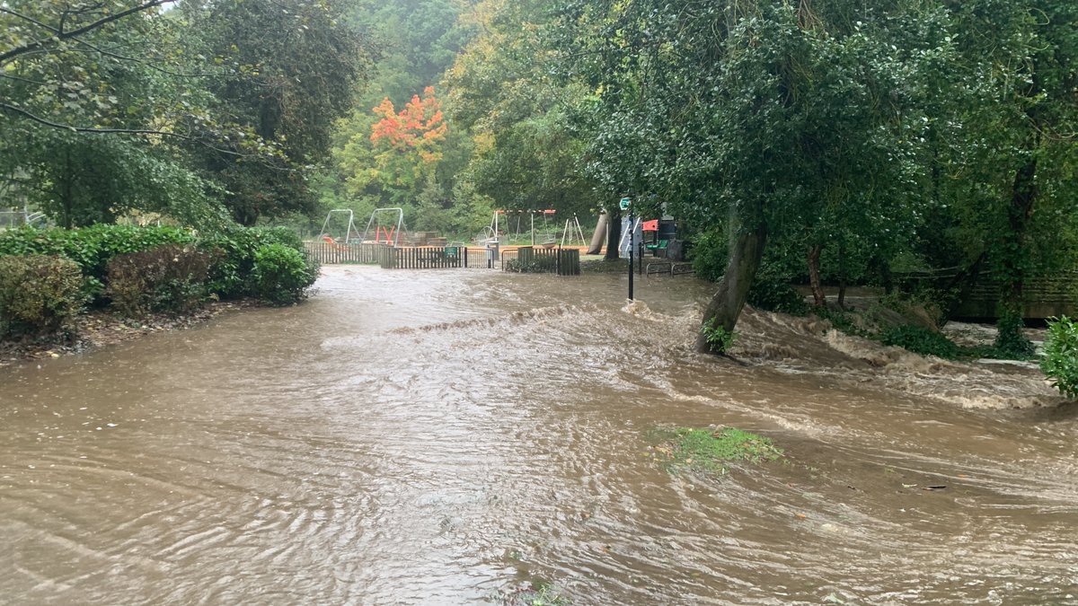 sheffield_dust's tweet image. #porterbrook #endcliffe park now.