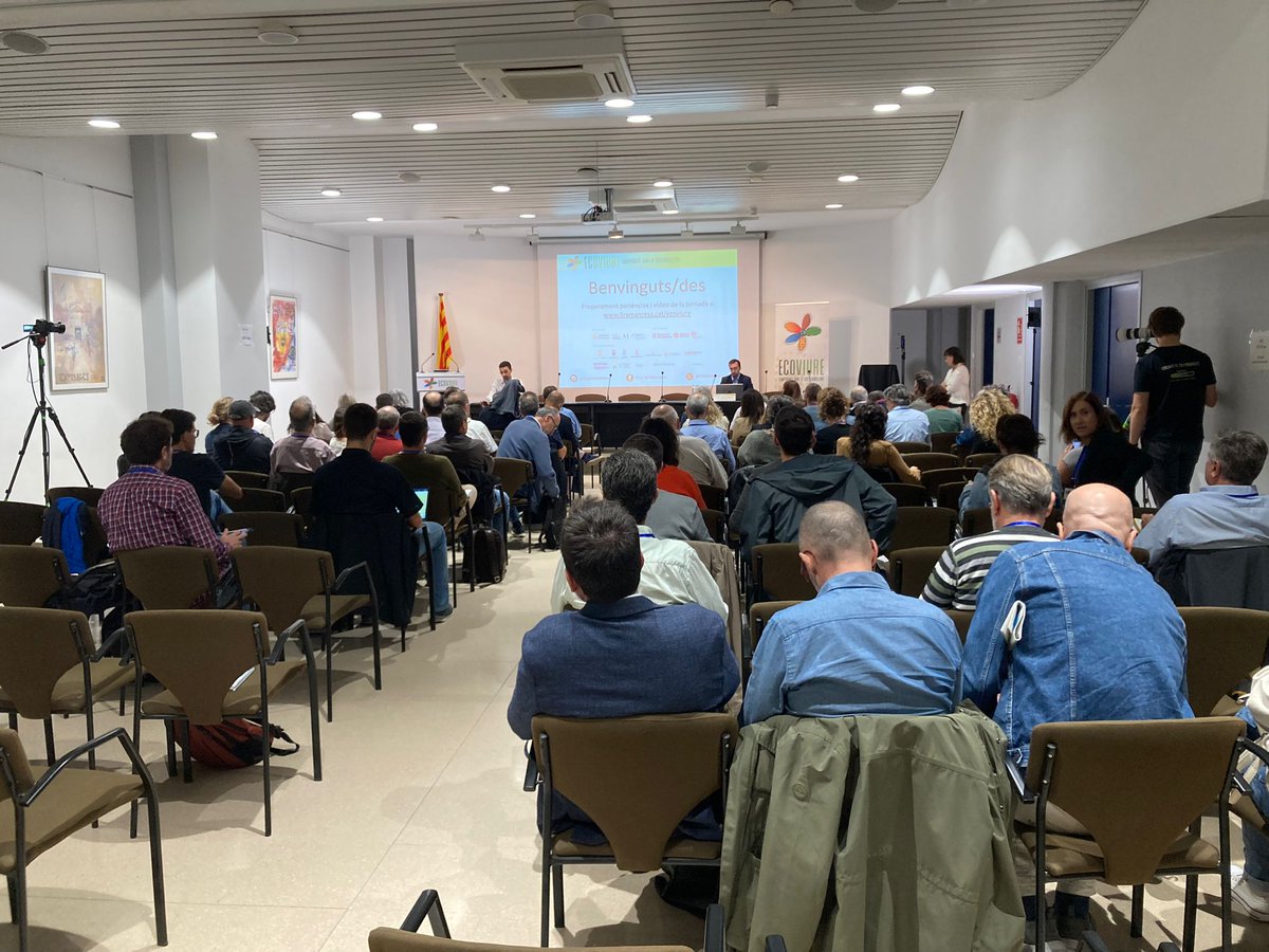 consellbages's tweet photo. ℹ Aquest matí des de l'Agència Comarcal de l'Energia del #Bages hem moderat una sessió en què hem parlat de l'encaix de les comunitats energètiques del territori amb les normatives municipals.
👥  Ho hem fet en el marc del Fòrum de l'Energia de la Fira Ecoviure. https://t.co/8ymqEgZtgZ