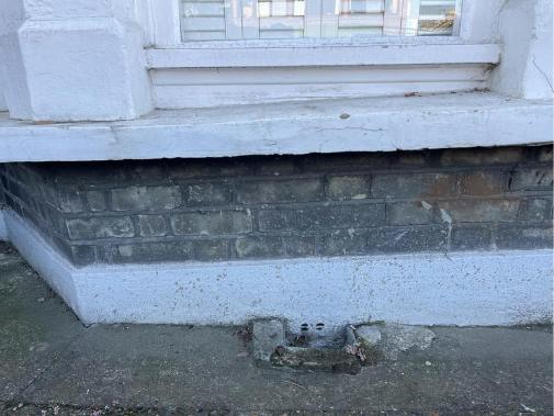 calsurv's tweet photo. Bays, bays, bays! Deflection, saturation, failed decorations, guttering issues, cracking, insufficient sub-floor ventilation... We'll help you understand what is of concern and what is normal!

#Survey #London #Victorian #Edwardian https://t.co/gXCqp6t4CV